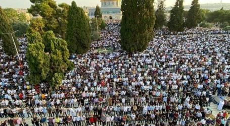 Over 100,000 Worshipers for Eid al-Adha Prayers at Al-Aqsa