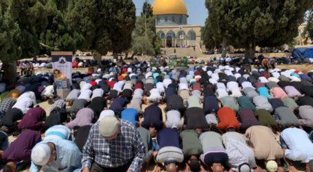 Break Through Military Barricades, 40,000 Congregants Perform Friday Prayers at Al-Aqsa