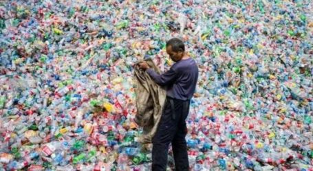 Indonesia Government Says Committing to Tackle Plastic Pollution