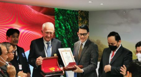 Indonesia Awards Service Star for German Researchers