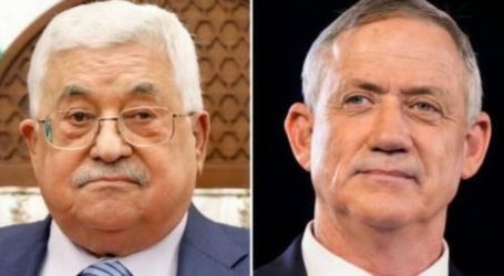 Israeli War Minister Rewards PA Officials after Abbas Visit in His House