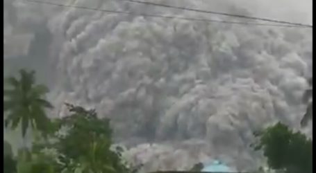 BNPB: Mount Semeru in Indonesia Releases Hot Cloud