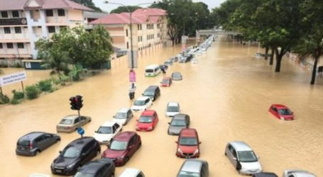 Thai Muslims Donate 1 Million Baht to Malaysia Flood Victims