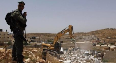 Israel Notifies Demolition of Palestinian Houses and Facilities in Yatta Village