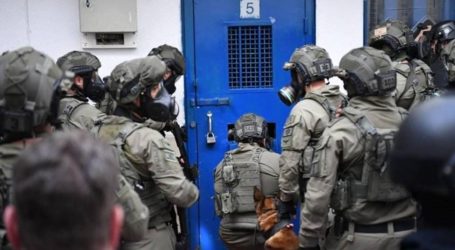 Israeli Prison Administration Carries Massive Suppression Campaign against Palestinian Prisoners