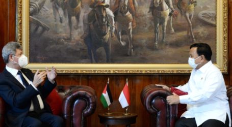Indonesian Defense Minister Receives Honorary Visit of Palestinian Ambassador