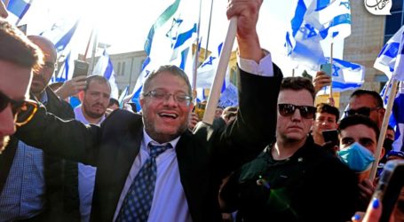 Israeli Extremist Itamar Ben Gvir Head to Al-Aqsa During Israeli Flags March