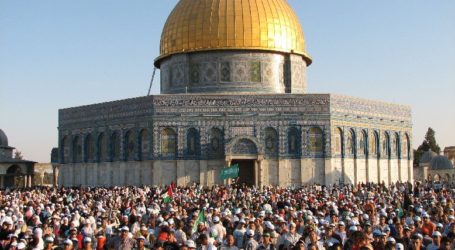 On Third Friday of Ramadan, Thousands of Palestinians Flock to Al-Aqsa Mosque
