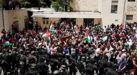 Israeli Forces Impose Aggressive Restrictions on Participants in Abu Aqleh’s Funeral
