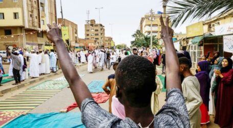 Sudanese Protesters Mark Eid Al-Adha at Anti-army Sit-in