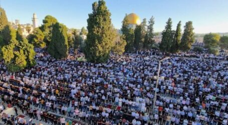Around 150,000 Worshipers Pray Eid Al-Adha at Al-Aqsa Mosque