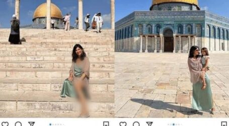 Semi-naked Israeli Settler Takes Pictures of Herself During Storming of Al-Aqsa