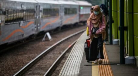 Indonesian All Long-distance Train Passengers Must Get Booster Vaccine