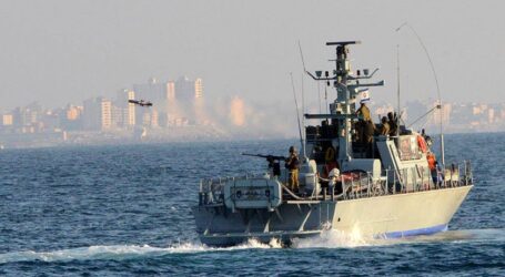 Israeli Occupation Warships Detain Four Palestinian Fishermen Offshore Gaza
