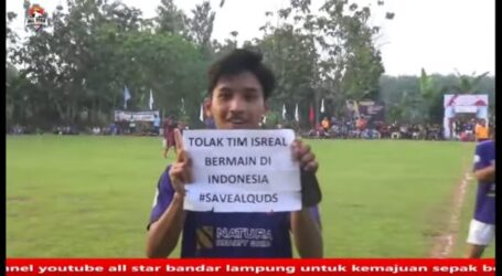 A Lampung Player Celebrates Rejecting Israeli Football Team Play in Indonesia