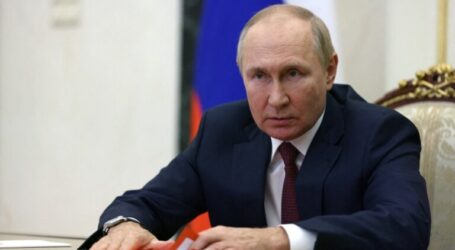 Putin Signs ‘Independence’ Decree for Zaporizhia, Kherson