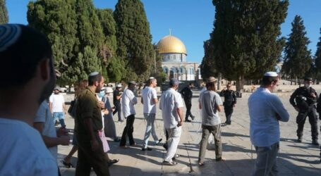 Dozens of Israeli Settlers Invade Al-Aqsa Mosque