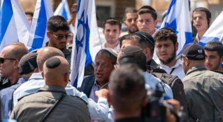 Fascist Israeli Lawmaker, Settlers Raid Jerusalem’s Aqsa Mosque
