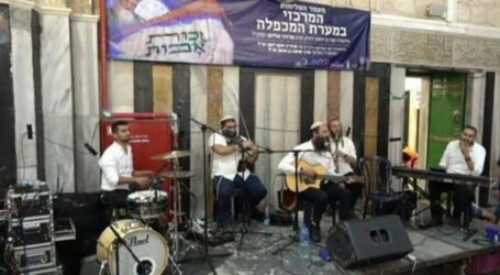 Jewish Settlers Desecrate Ibrahimi Mosque With Music Performance