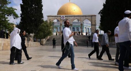 Israeli Settlers Invade, Profane Al-Aqsa Mosque