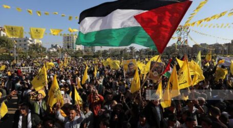Commemorating 18 Years of Arafat’s Death: Abbas Attends Massive Rally in Gaza