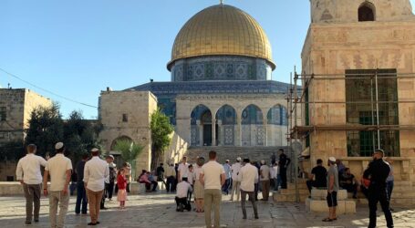 Dozens of Israeli Settlers Profane Al-Aqsa Mosque