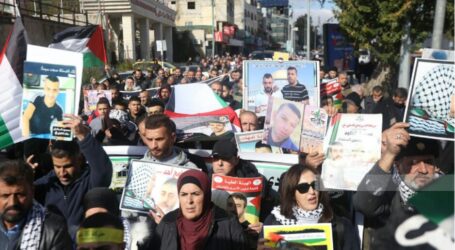 Palestinians Hold March Demanding Israel Hand Over Abu Hamid’s Body