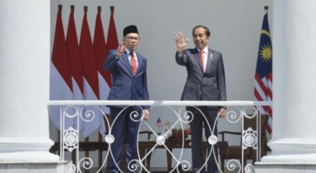 President Jokowi Conveys Five Things to PM Anwar Ibrahim