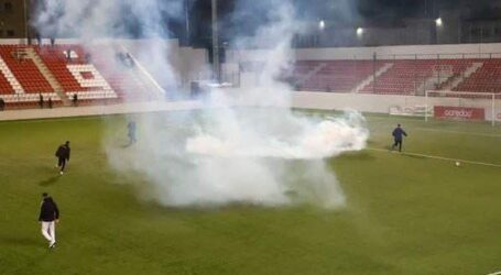 Israeli Police Fire Tear Gas on Palestinians Supporters During Football Match