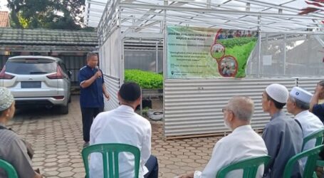 Al-Fatah Islamic Boarding School Introduces Demonstration Plot Planting Model