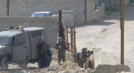 Israeli Occupation Forces Raid Aqbat Jabr Refugee Camp in Jericho