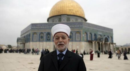 Mufti of Jerusalem Condemns Israel’s Eviction of Worshipers from Al-Aqsa