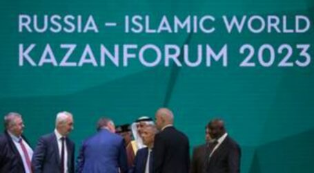 Putin Praises Significant Role of Russian Muslims in Expanding International Relations