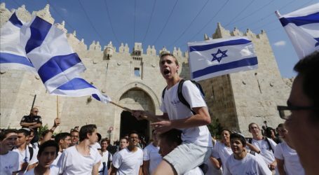 Flag March, 800 Jewish Settlers Storm Al-Aqsa Compound