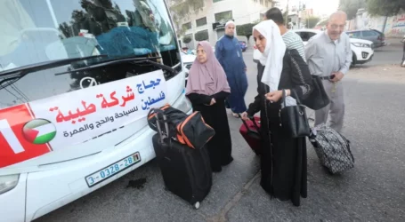 First Pilgrims from Gaza Head to Makkah