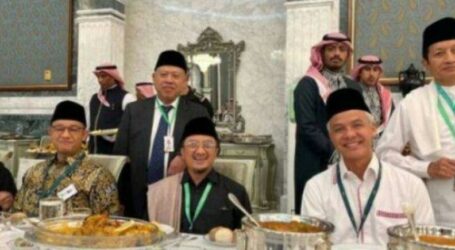 Two Indonesian Presidential Candidates, Anies and Ganjar Meet in Mecca