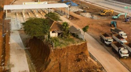 A House at the Middle of Cijago Toll Project