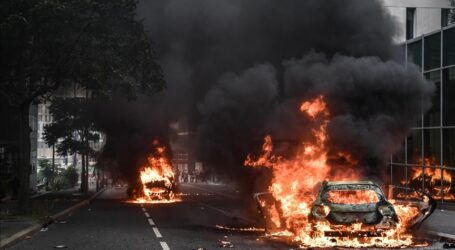 UK Issues France Travel Warning Amid Violent Protests