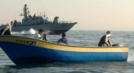 IOF Attacks Palestinian Fishermen in Gaza Waters