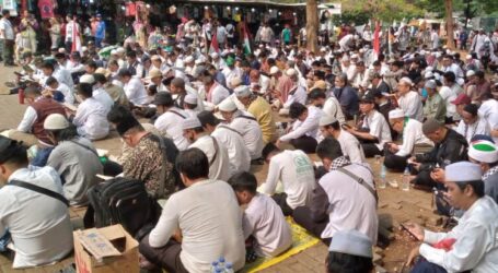 Thousand of Indonesian Muslims Read Al-Qur’an and Pray together for Palestine