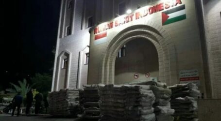 Israeli Tanks Attack Indonesian Hospital in Gaza, Eight Martyrs