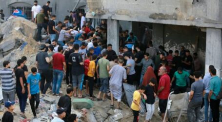 15 People Killed in Israeli Bombing of Al-Fakoora School
