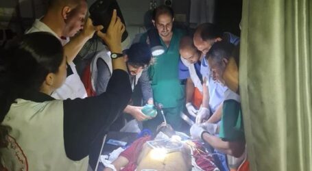 Fuel Crisis, Al-Quds Hospital in Gaza Carry Out Operations Using Flashlights