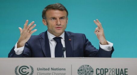 Macron: Israeli Goal of Destroying Hamas is Unrealistic and Requires a 10 year War