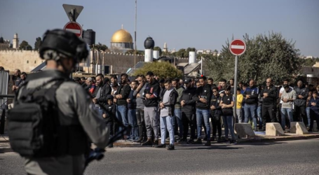 12,000 Palestinians Perform Friday Prayer in Aqsa