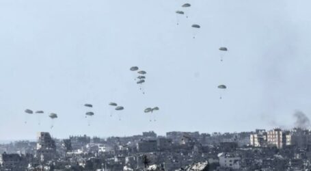Five Palestinians Killed in a Failed Parachute Landing of Aid Airdrop in Gaza