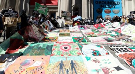 Protesters at New York Art Museum in Support of Gaza 