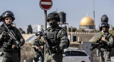 Israel Restricts Palestinians from Entering to Al-Aqsa Mosque