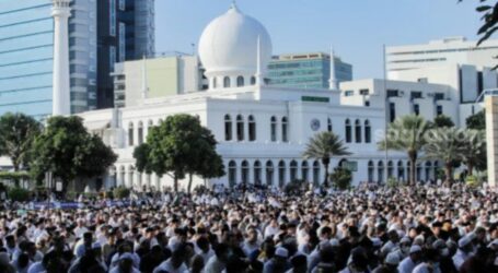 Thousands of Muslims Pray Eid al-Adha at Al Azhar Grand Mosque Jakarta