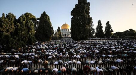 Around 40,000 Muslims Perform Eid Al-Adha Prayers at Al-Aqsa Mosque 